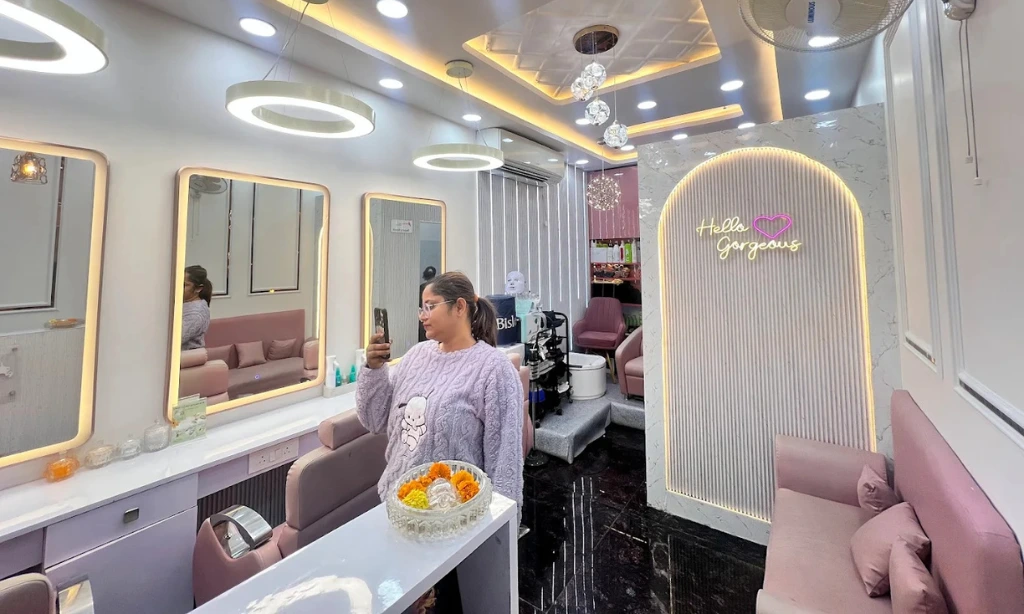 Parlour Near Me Within 400m